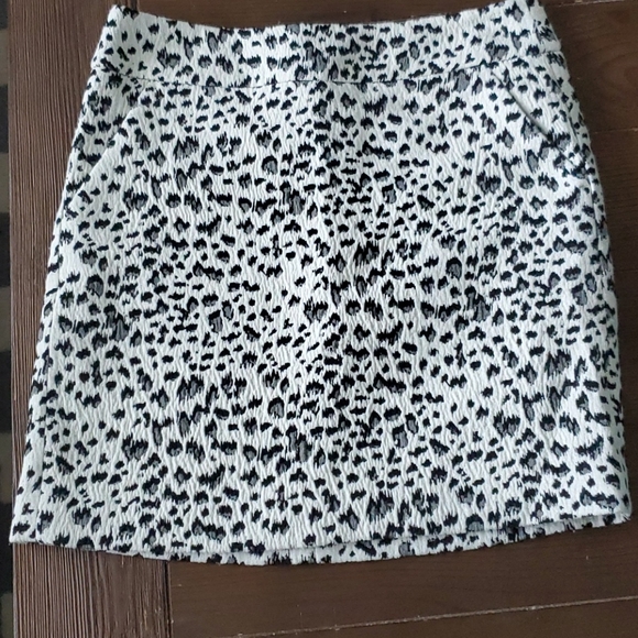 LOFT Animal Print Skirt - Picture 3 of 6